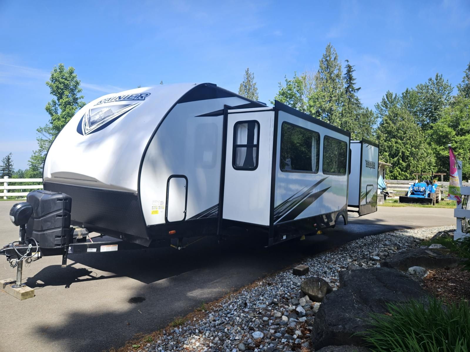 2021 Forest River Rainier 27FK National Vehicle