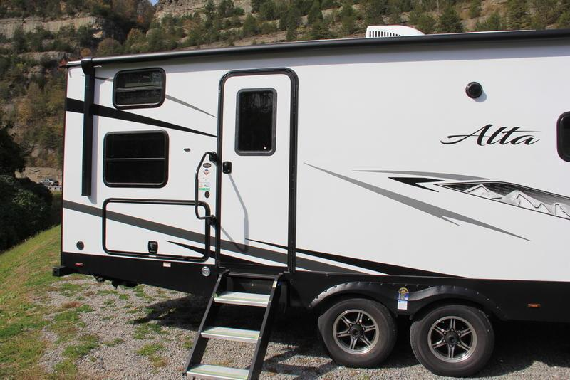 2022 East to West Alta 2800KBH - National Vehicle