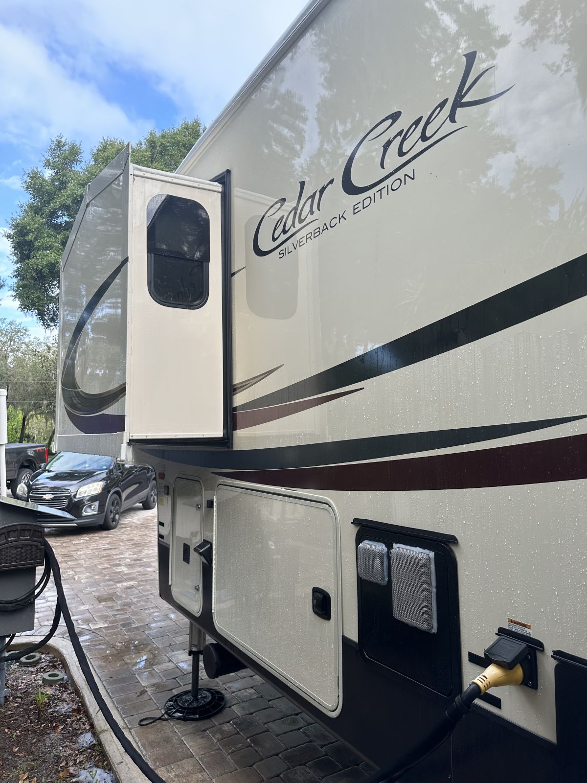 2018 Forest River Cedar Creek Silverback 33IK National Vehicle