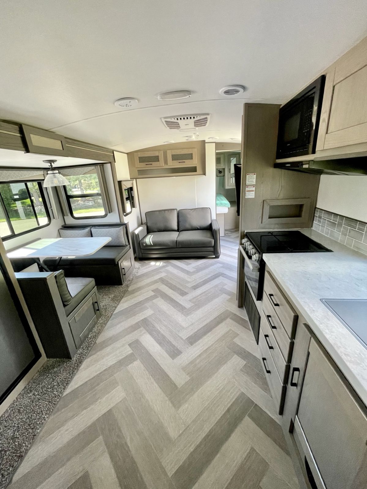 2021 Cruiser RV Twilight Signature 2600 - National Vehicle