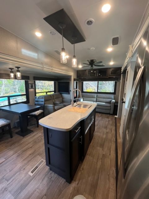 2021 Jayco Eagle 355MBQS - National Vehicle