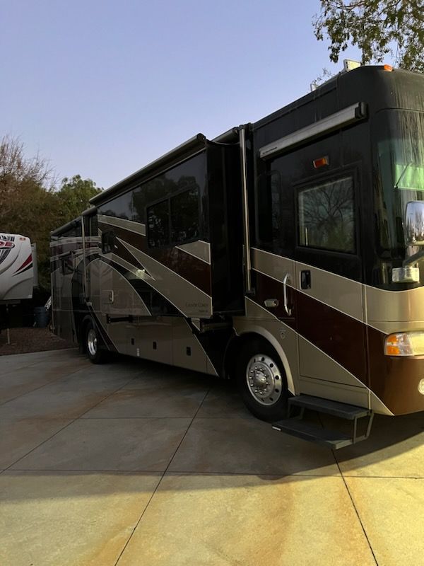 2006 Country Coach Inspire 360 Siena National Vehicle