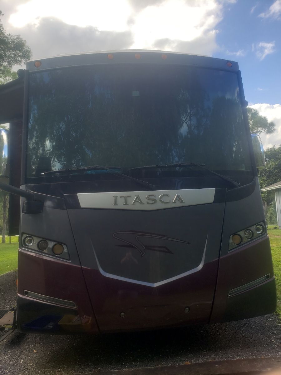2015 Itasca Meridian 40R National Vehicle