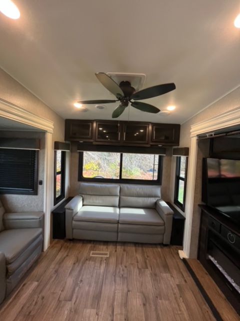 2021 Jayco Eagle 355MBQS - National Vehicle