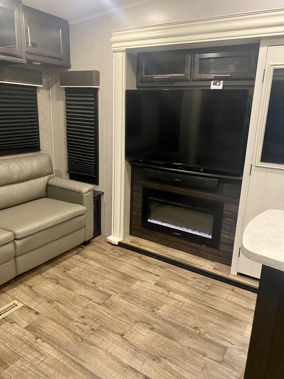2020 Jayco Eagle 355MBQS - National Vehicle