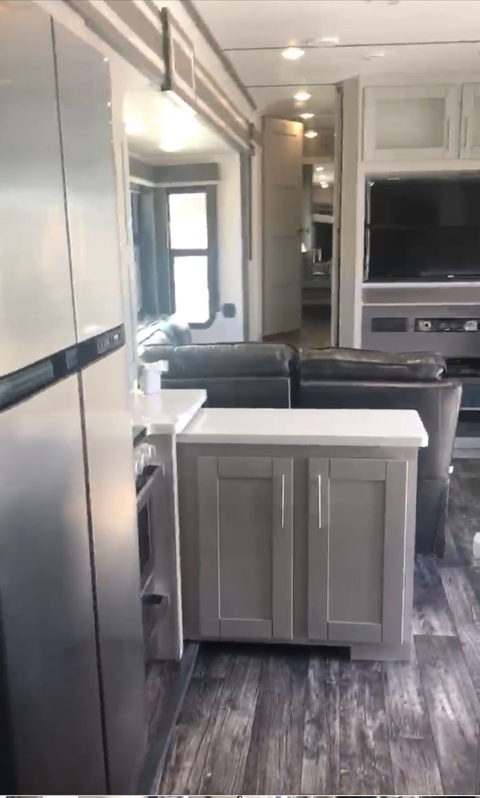 2021 Keystone Fuzion 429 - National Vehicle