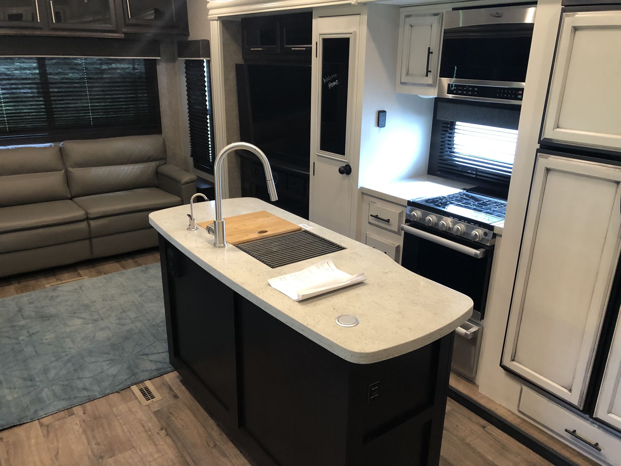 2021 Jayco Eagle 355MBQS - National Vehicle