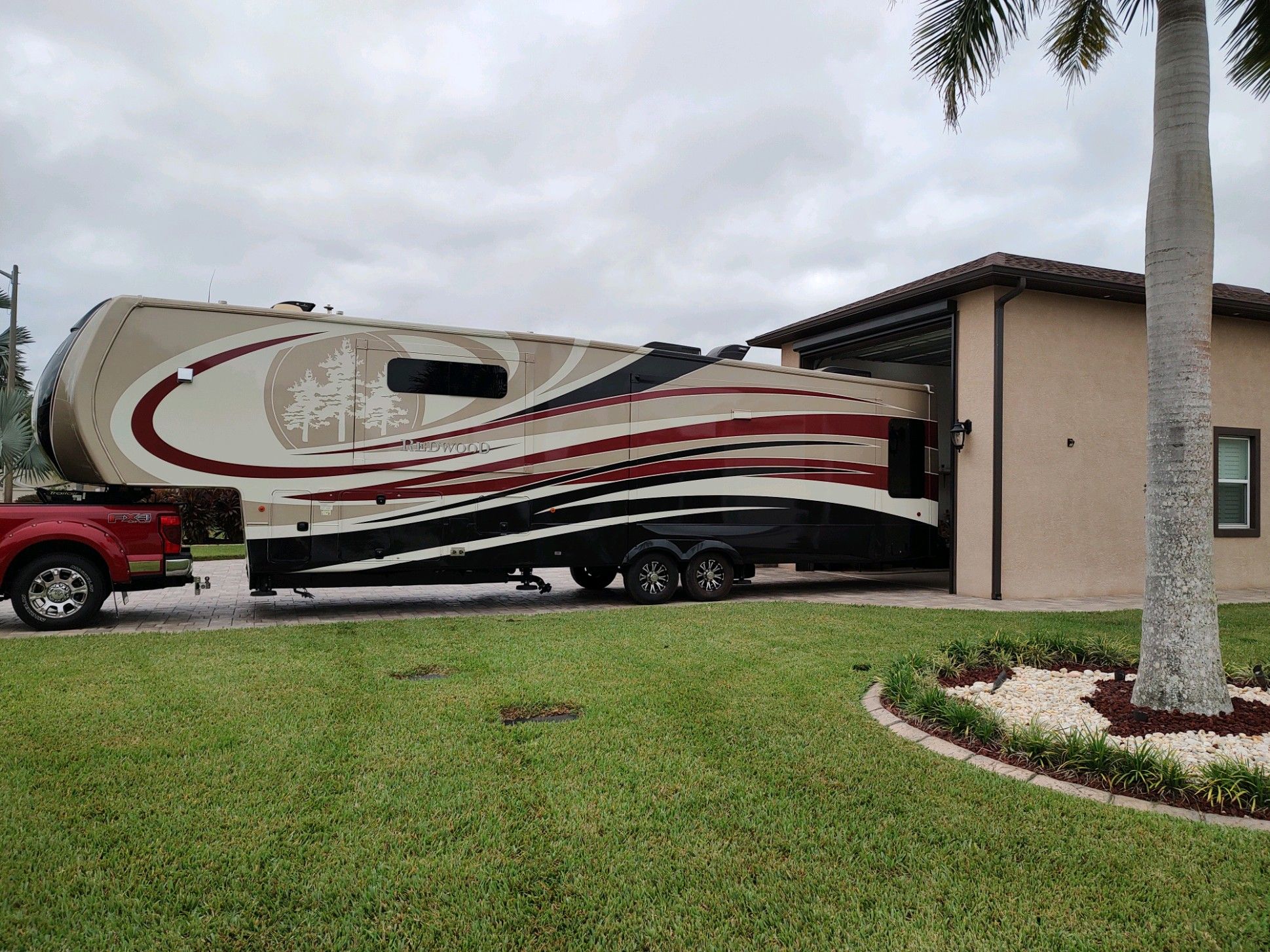 2015 Redwood RV 5th Wheel 39MB National Vehicle